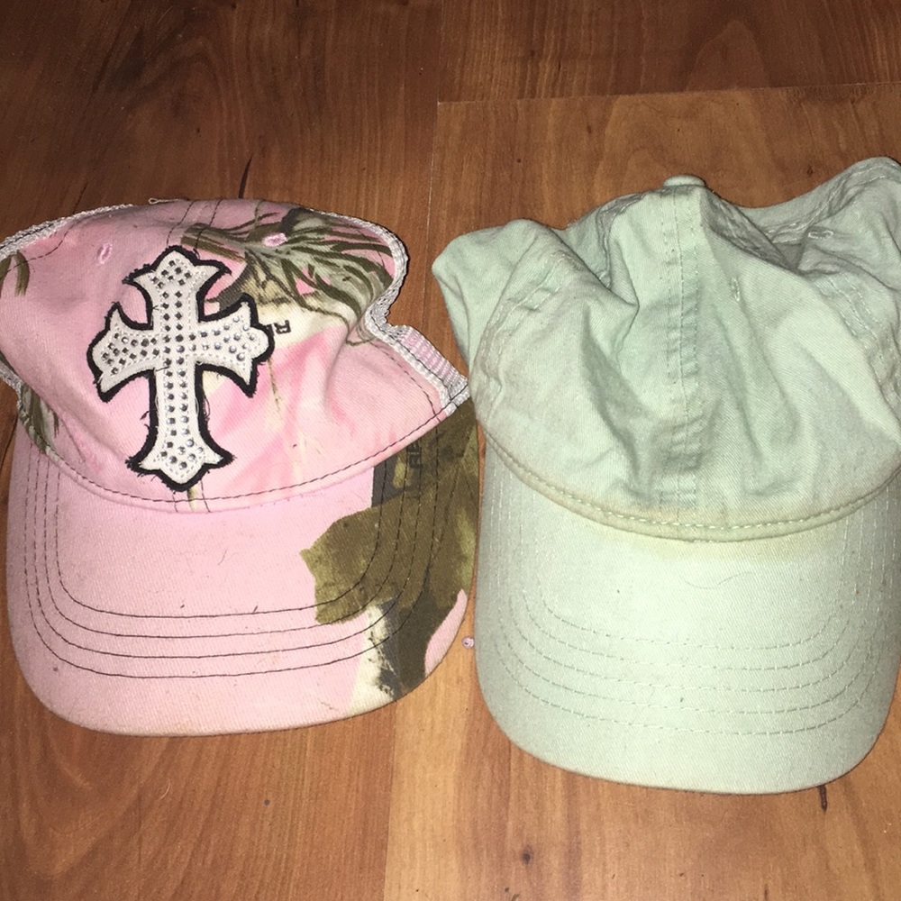 2 hats